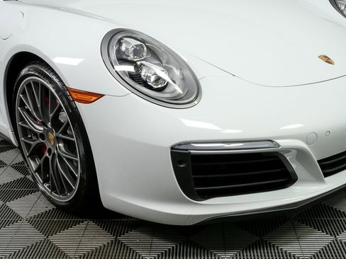 Certified 2018 Porsche 911 Carrera 4S image 40