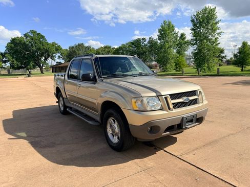 Used 2002 Ford Explorer Sport Trac 2WD image 21