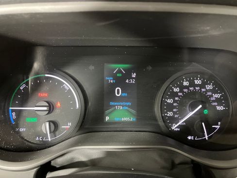 Used 2021 Toyota Sienna LE image 18