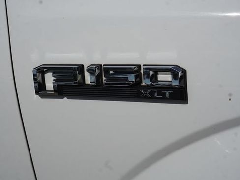 Used 2017 Ford F150 XLT w/ Equipment Group 302A Luxury RWD image 38