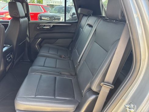 Used 2025 Chevrolet Tahoe LT AWD/4WD image 15