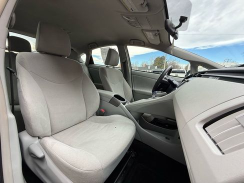 Used 2015 Toyota Prius Three image 34