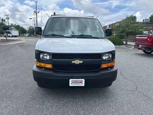 Used 2017 Chevrolet Express 2500 RWD image 8