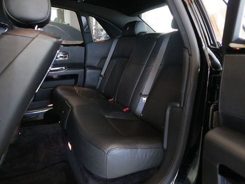 Used 2013 Rolls-Royce Ghost RWD image 33
