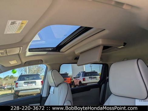 New 2026 Honda Odyssey Touring image 12