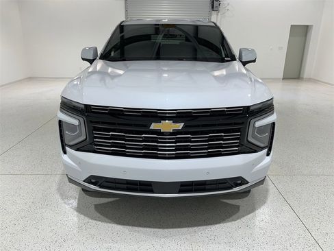 New 2026 Chevrolet Suburban High Country image 8