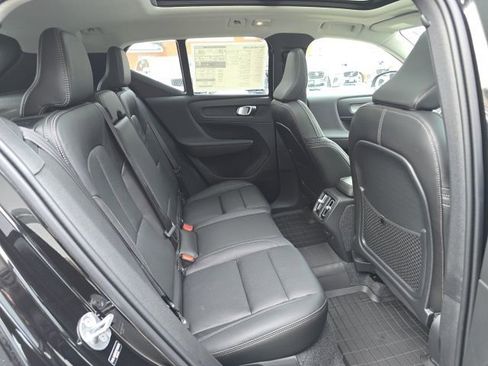 New 2026 Volvo XC40 B5 Plus w/ Protection Package Premier AWD/4WD image 16
