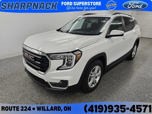 Used 2022 GMC Terrain SLE w/ Driver Convenience Package FWD image 1