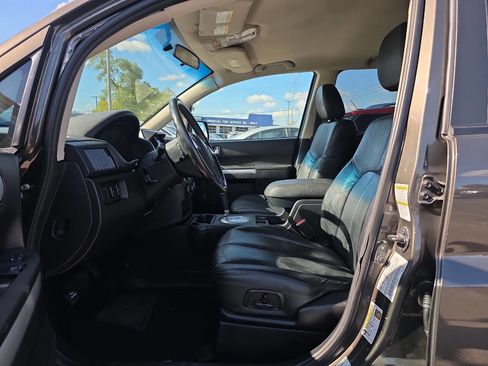 Used 2010 Mitsubishi Endeavor SE image 9