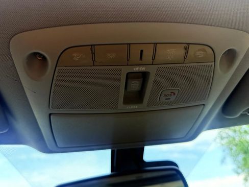 Used 2016 Nissan Maxima Platinum FWD image 22