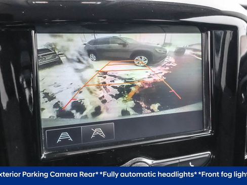 Used 2018 Chevrolet Traverse LT image 7