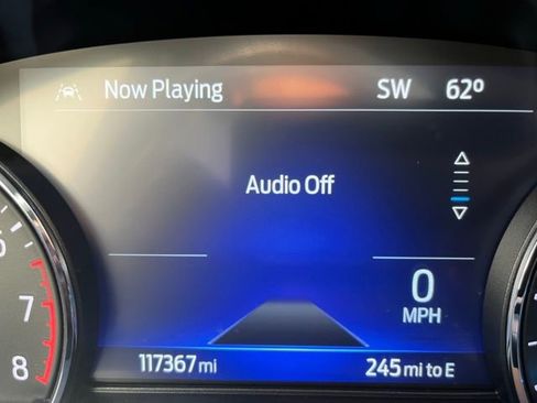 Used 2022 Ford Explorer XLT w/ Equipment Group 202A AWD/4WD image 16