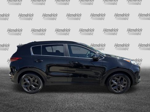 Used 2022 Kia Sportage Nightfall Edition FWD image 11