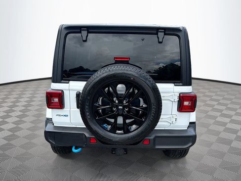 Used 2023 Jeep Wrangler Unlimited Sahara AWD/4WD image 7