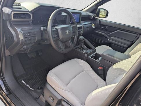 Used 2025 Toyota Tacoma SR5 AWD/4WD image 3