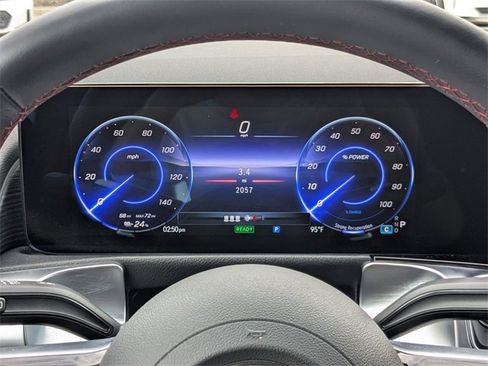 Used 2025 Mercedes-Benz EQB 250+ image 33