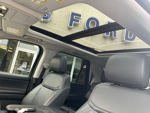 Used 2025 Ford Expedition Active AWD/4WD image 14