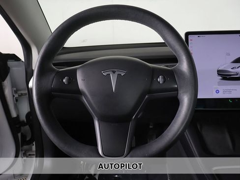Used 2022 Tesla Model 3 Long Range AWD/4WD image 3