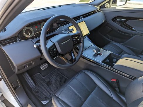 Used 2024 Land Rover Range Rover Evoque Dynamic SE image 13