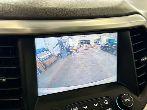 Used 2018 GMC Acadia SLT image 14