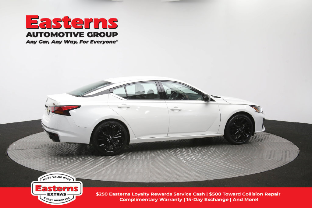 Used 2024 Nissan Altima 2.5 SR FWD image 40