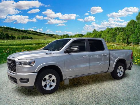 Used 2025 RAM 1500 Big Horn AWD/4WD image 2