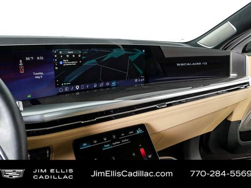 Used 2025 Cadillac Escalade IQ Sport 2 AWD/4WD image 13
