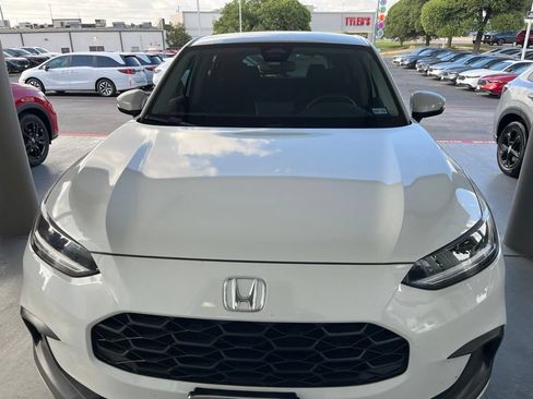 Used 2024 Honda HR-V LX image 2