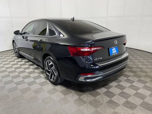 Certified 2023 Volkswagen Jetta SEL FWD image 5