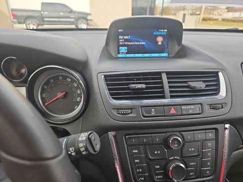 Used 2014 Buick Encore FWD image 19