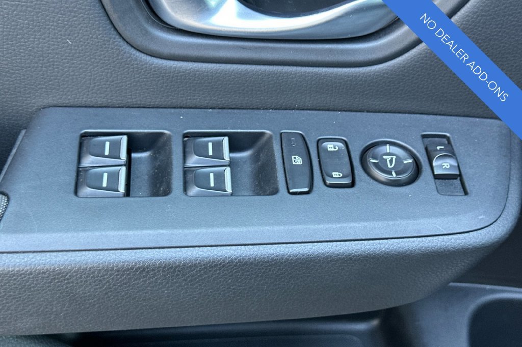 Used 2025 Honda Pilot Sport image 12