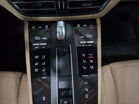 New 2026 Porsche Macan image 19