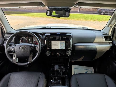 Used 2020 Toyota 4Runner Venture w/ Moonroof Package AWD/4WD image 31