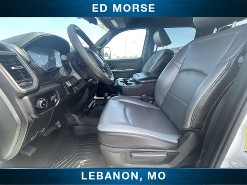 Used 2024 RAM 2500 Tradesman w/ Chrome Appearance Group AWD/4WD image 17