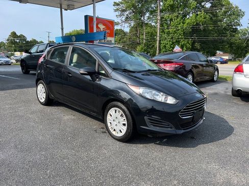 Used 2015 Ford Fiesta SE image 7