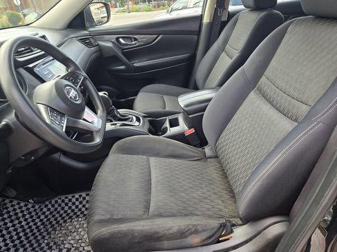 Used 2017 Nissan Rogue S AWD/4WD image 16