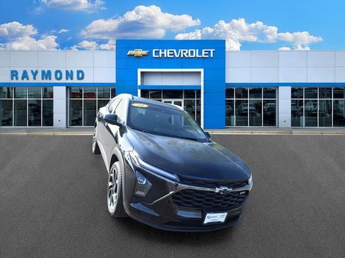 Certified 2024 Chevrolet Trax RS w/ Sunroof Package FWD image 10