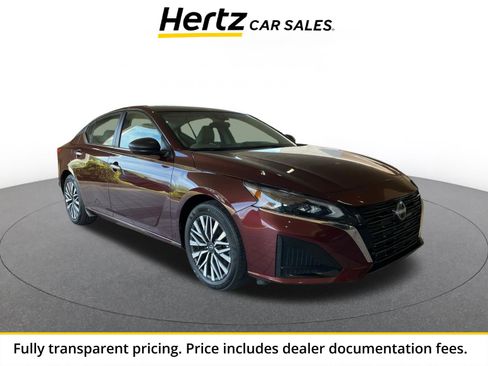 Used 2025 Nissan Altima 2.5 SV FWD image 1