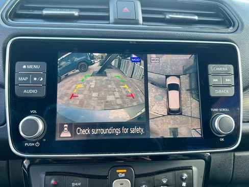 Used 2022 Nissan Leaf SV w/ SV Technology Package image 17