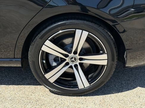 Used 2025 Mercedes-Benz C 300 Sedan image 17