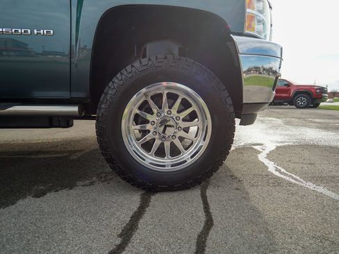 Used 2013 Chevrolet Silverado 2500 LTZ w/ LTZ Plus Package image 12