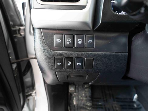 Used 2018 Toyota Highlander Limited Platinum w/ Carpet Mat Package (TMS) AWD/4WD image 11