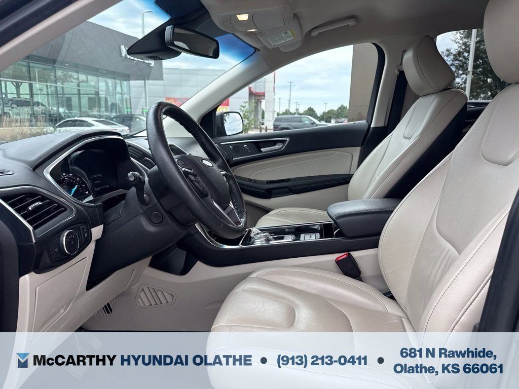 Used 2020 Ford Edge Titanium FWD image 3