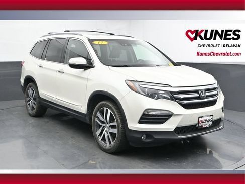 Used 2017 Honda Pilot Elite image 1