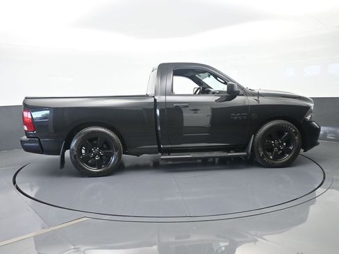 Used 2018 RAM 1500 Express w/ Black Ram 1500 Express Group RWD image 7