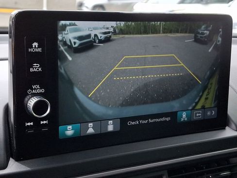 Used 2023 Honda Pilot Touring image 19