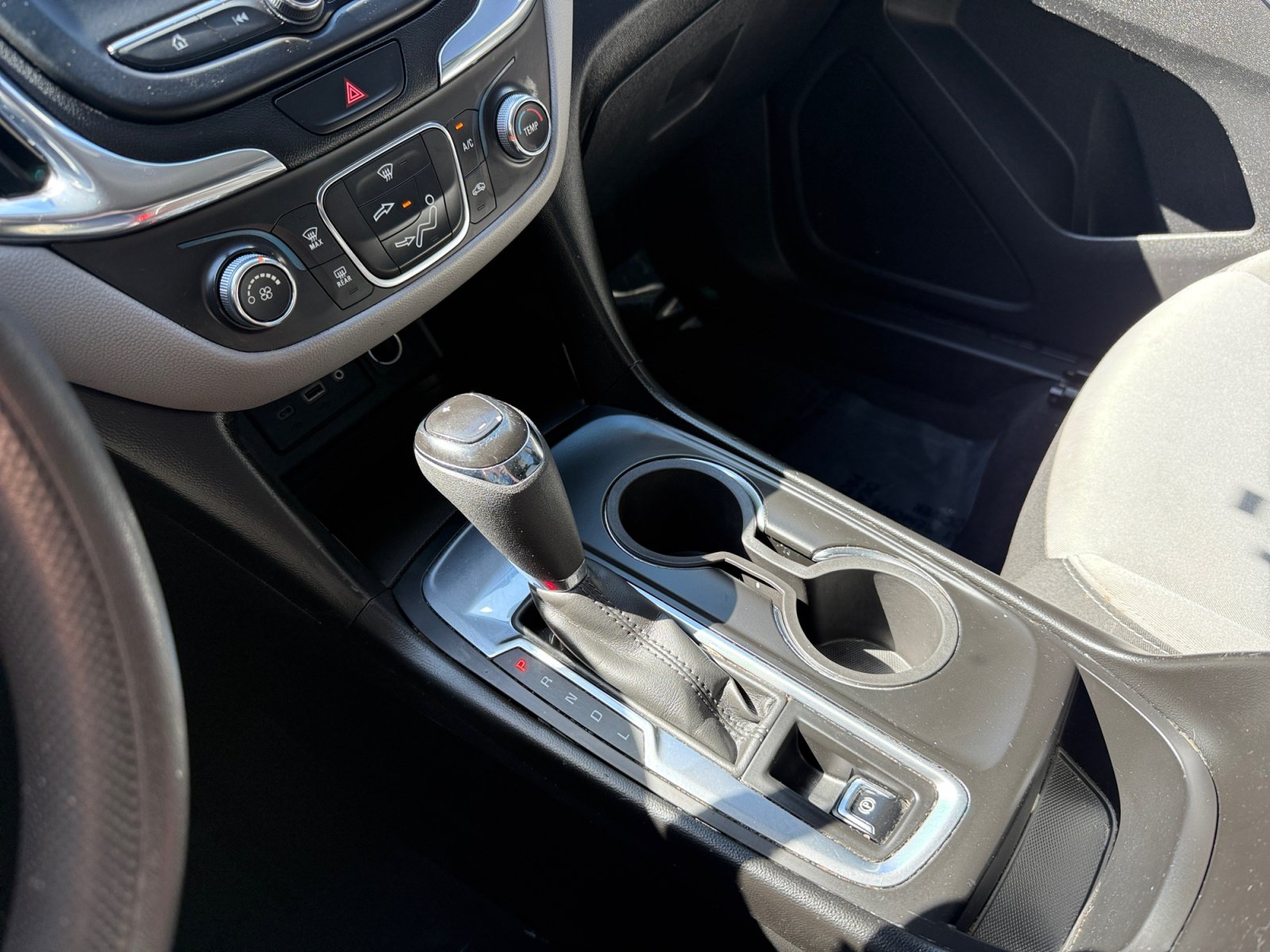 Used 2019 Chevrolet Equinox LS FWD image 13