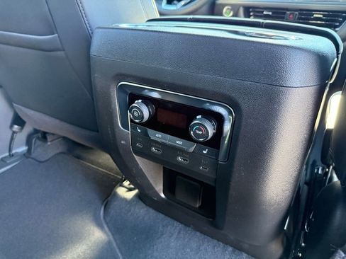 New 2026 Chevrolet Suburban Premier image 21