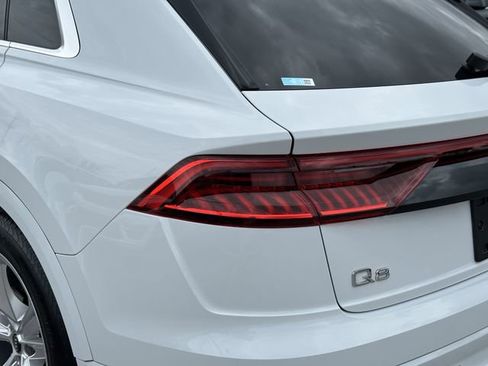 Used 2022 Audi Q8 Prestige image 10