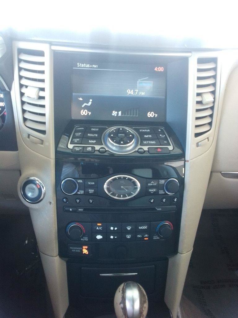 Used 2011 INFINITI FX35 AWD w/ Premium Pkg image 10